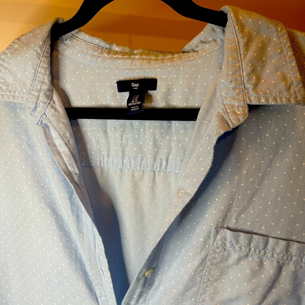 GAP classic blue polka dot button down shirt. women XL